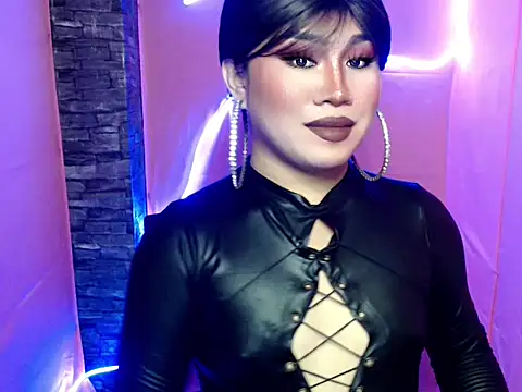 Snapshot of pretty_lassy chatting on 11/03/25, 11:14 pretty lassy online show from 11/03/25, 11:14