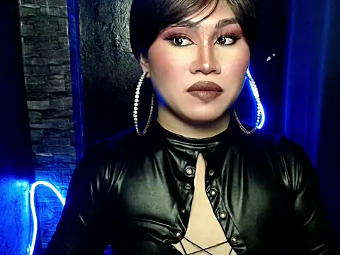 Snapshot of pretty_lassy chatting on 10/27/25, 11:11 pretty lassy online show from 10/27/25, 11:11