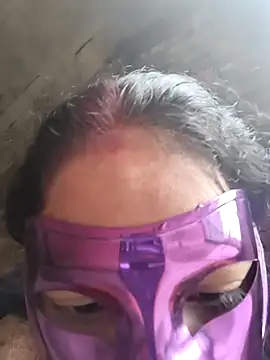 Snapshot of Hot_Alia04 chatting on 10/27/25, 11:11 Hot Alia04 online show from 10/27/25, 11:11