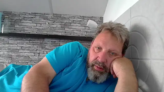 Snapshot of BigMan738@xh chatting on 06/16/26, 06:19 BigMan738xh online show from 06/16/26, 06:19