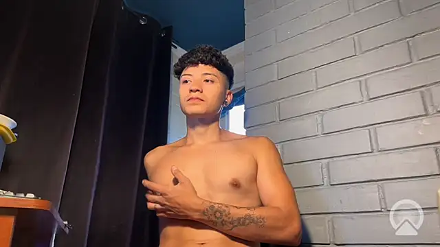 feeelipe2007 online show from 04/14/26, 12:54