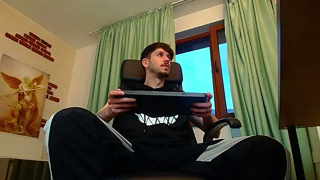 JonahShaw online show from 09/30/25, 04:29