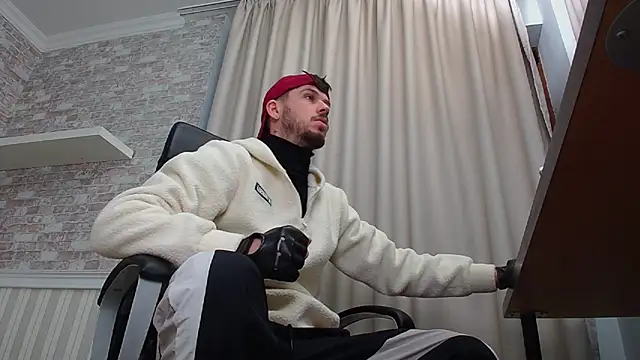 JonahShaw online show from 10/12/25, 04:14