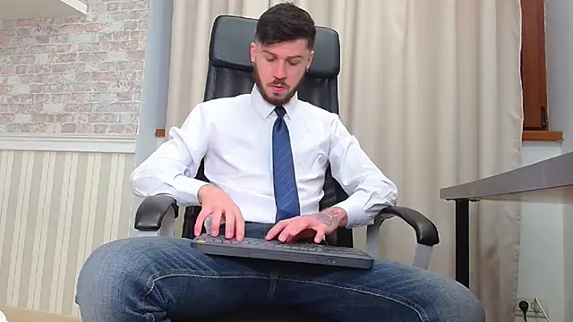 JonahShaw online show from 11/23/25, 05:17