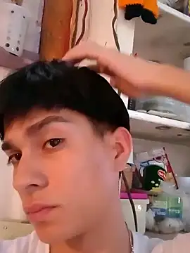 LUISSLEONN0958 online show from 09/25/25, 10:27