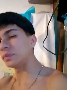 LUISSLEONN0958 online show from 09/24/25, 04:02