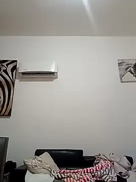 LUISSLEONN0958 online show from 11/16/25, 09:08