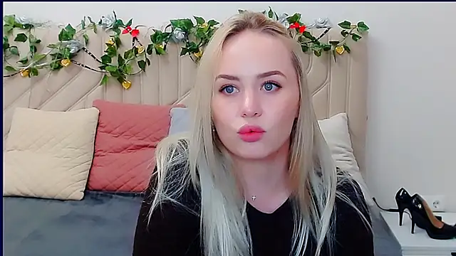 LiluMoon   online show from 04/17/26, 04:43