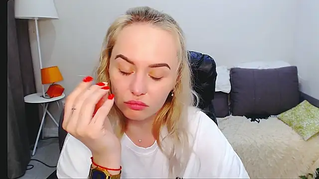 LiluMoon   online show from 04/02/26, 06:36