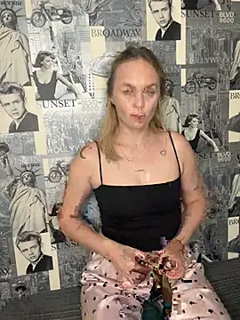 LiluMoon   online show from 07/15/26, 06:48