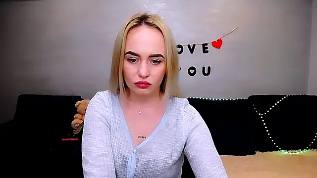 LiluMoon   online show from 04/09/26, 04:24