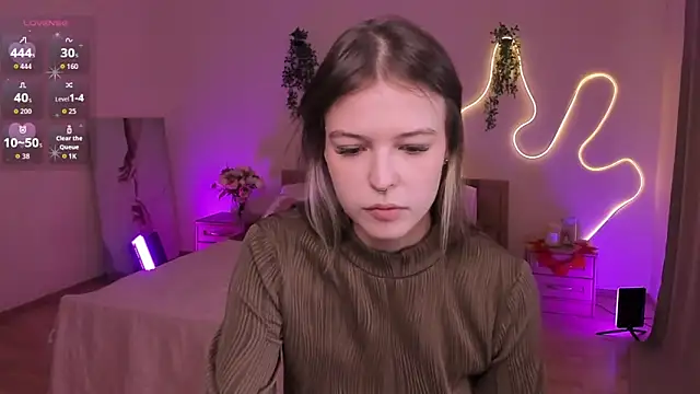 Lisa Blossom online show from 04/15/26, 06:08