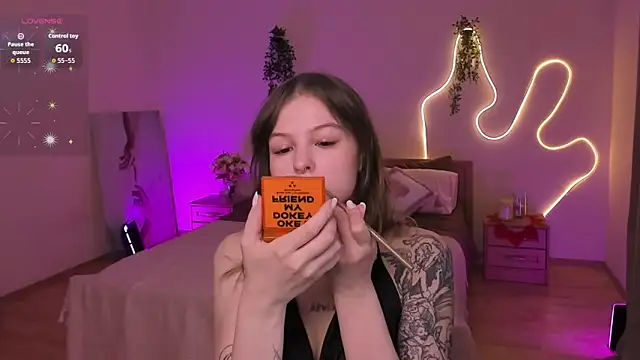 Lisa Blossom online show from 05/22/26, 06:11