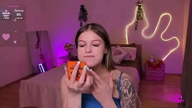Lisa Blossom online show from 05/14/26, 06:10