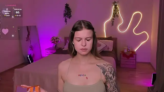 Lisa Blossom online show from 05/20/26, 06:10