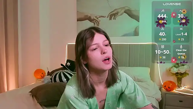 Lisa Blossom online show from 10/30/25, 06:12