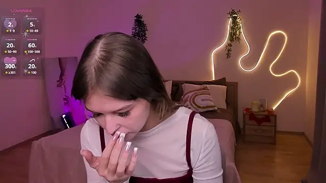 Lisa Blossom online show from 05/04/26, 06:06
