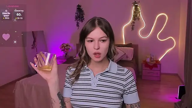 Lisa Blossom online show from 05/15/26, 06:11