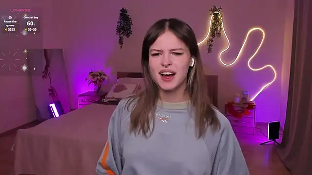 Lisa Blossom online show from 04/11/26, 06:10