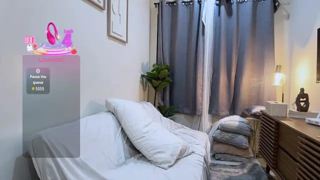 Snapshot of penny_coco chatting on 10/31/25, 09:11 penny coco online show from 10/31/25, 09:11