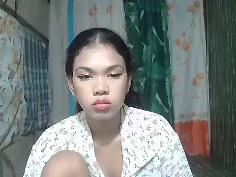 Snapshot of Sweetestsiner chatting on 02/15/26, 02:27 Sweetestsiner online show from 02/15/26, 02:27