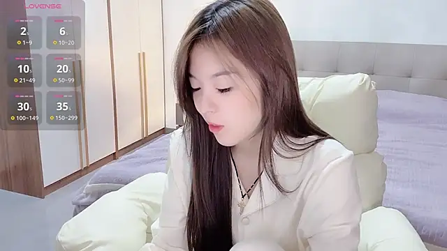 T-LL77- online show from 10/08/25, 06:19