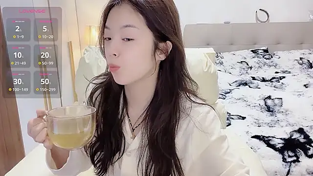 T-LL77- online show from 02/11/26, 03:23