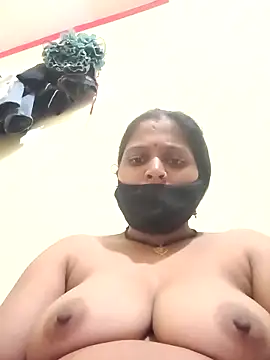Snapshot of Rani_Devi143 chatting on 10/04/25, 03:24 Rani Devi143 online show from 10/04/25, 03:24