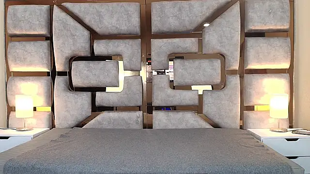 ArianaBeake online show from 11/20/25, 08:20