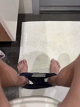 Snapshot of myPriority01 chatting on 10/11/25, 10:05 myPriority01 online show from 10/11/25, 10:05