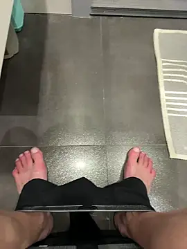 Snapshot of myPriority01 chatting on 11/08/25, 08:01 myPriority01 online show from 11/08/25, 08:01