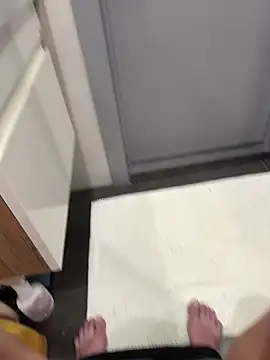 Snapshot of myPriority01 chatting on 12/15/25, 07:47 myPriority01 online show from 12/15/25, 07:47