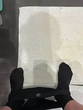 Snapshot of myPriority01 chatting on 10/30/25, 05:43 myPriority01 online show from 10/30/25, 05:43