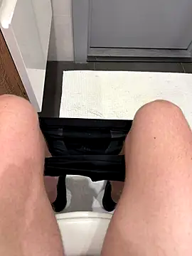 Snapshot of myPriority01 chatting on 09/26/25, 07:54 myPriority01 online show from 09/26/25, 07:54