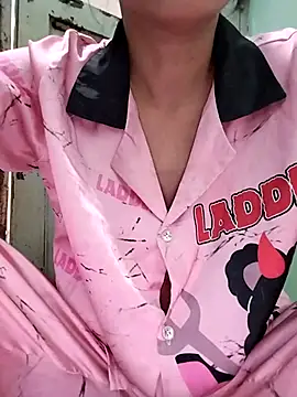 Snapshot of Sexyladzy chatting on 10/14/25, 03:51 Sexyladzy online show from 10/14/25, 03:51