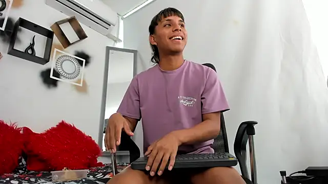 tyler twink boy online show from 11/16/25, 12:54