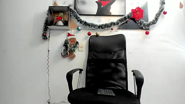 Snapshot of tyler_twink_boy chatting on 12/22/25, 01:22 tyler twink boy online show from 12/22/25, 01:22