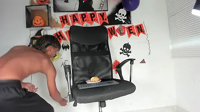 tyler twink boy online show from 10/23/25, 12:48