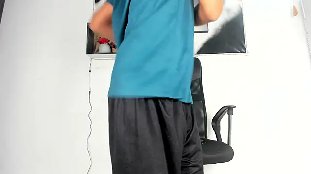 tyler twink boy online show from 10/01/25, 01:48