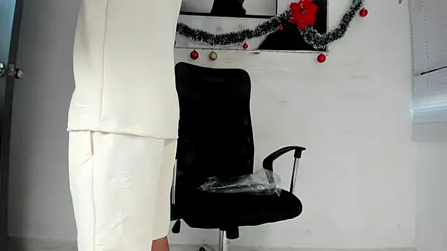 tyler twink boy online show from 12/19/25, 02:08