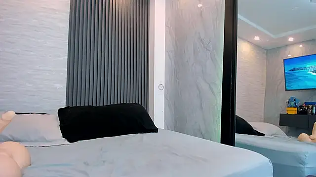 Snapshot of Kalyan_Casstelo chatting on 11/08/25, 01:58 Kalyan Casstelo online show from 11/08/25, 01:58