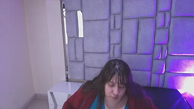  Emily rosee  online show from 12/18/25, 11:25