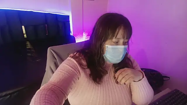  Emily rosee  online show from 11/24/25, 11:21