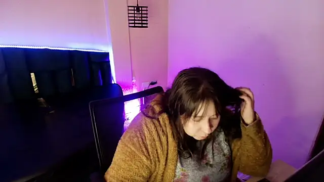  Emily rosee  online show from 12/01/25, 11:22