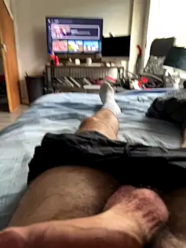 Ggowlad01 online show from 10/22/25, 03:44