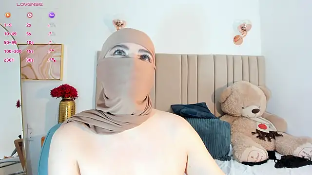 Snapshot of najwa__ chatting on 02/15/26, 07:51 najwa online show from 02/15/26, 07:51