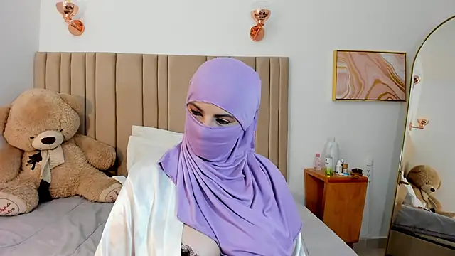 Snapshot of najwa__ chatting on 01/10/26, 04:08 najwa online show from 01/10/26, 04:08