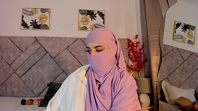 Snapshot of najwa__ chatting on 06/09/26, 05:52 najwa online show from 06/09/26, 05:52