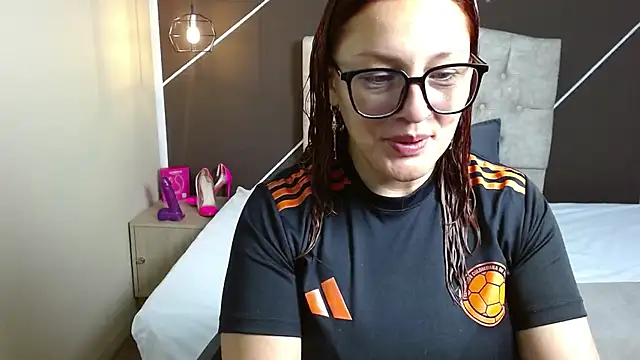 ScarletHott  online show from 09/09/25, 11:41