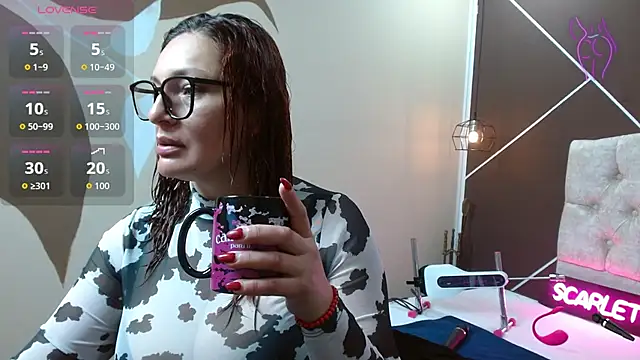 ScarletHott  online show from 11/23/25, 12:04